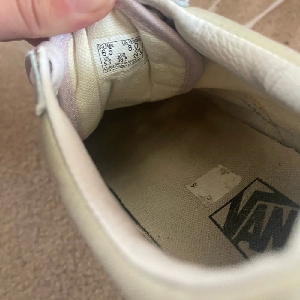 Vans - Picture 5 of 5